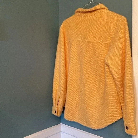 Skies are blue yellow shaker size small - Picture 7 of 8